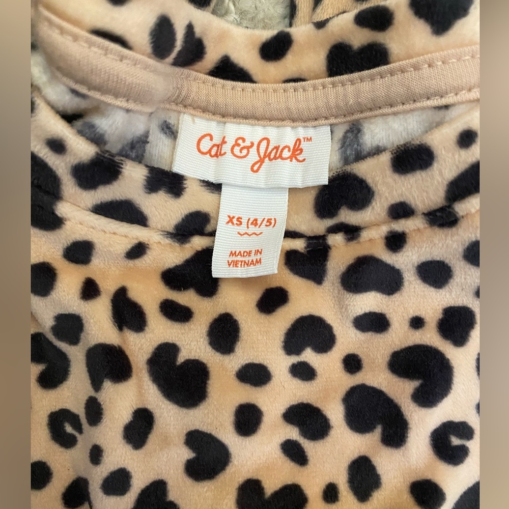 Cat and Jack size xs (5T) Velour suit